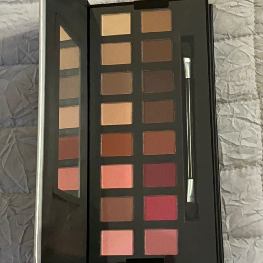 Tahari Beauty Matte - Terialist Eyeshadow Palette - Picture 7 of 10